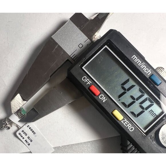 Natural Emerald Stud faceted Earrings E408E 4 prongs Oiled Silver Gift - Picture 6 of 6